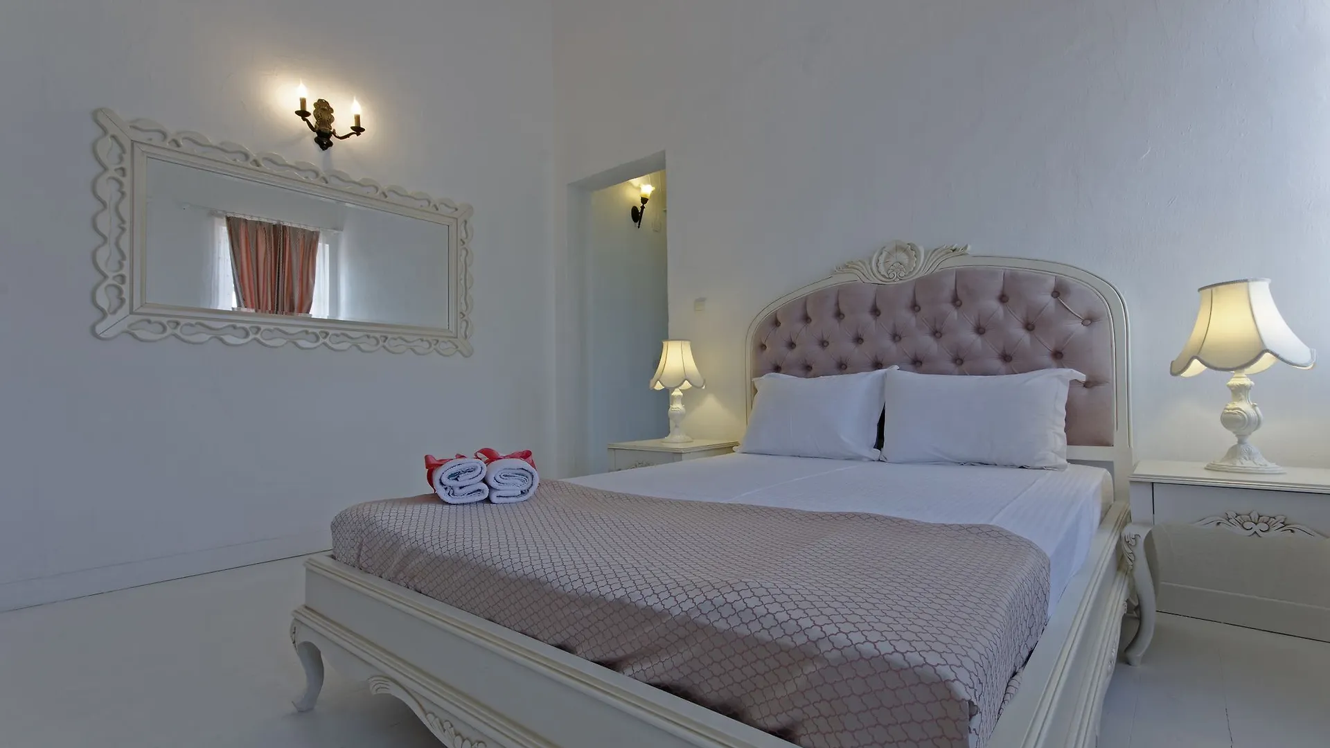 Alacati Roka Tas Otel 2*,